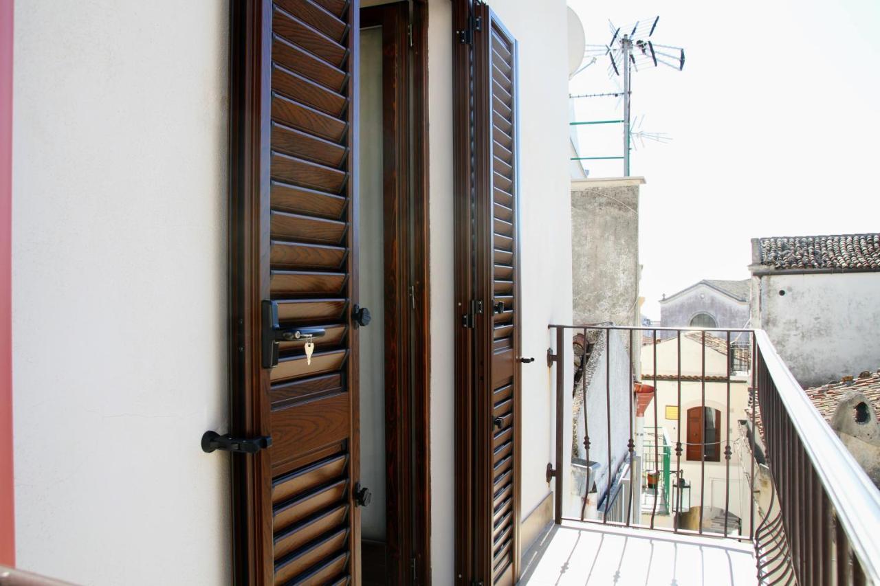 Rooms Dimora Arco - Affitti Brevi Italia Monte SantʼAngelo Exterior foto